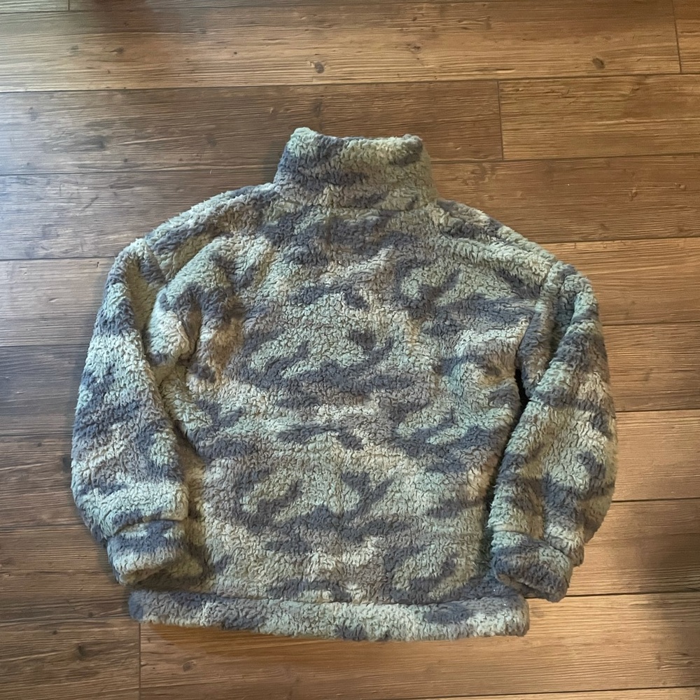 Camo Sherpa American Eagle jacket. - Picture 4 of 4